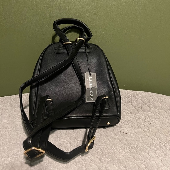 🌟La Terre Vegan leather Backpack Purse🌟 - Picture 3 of 8